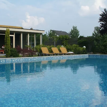 Hotel Bruurs 3*